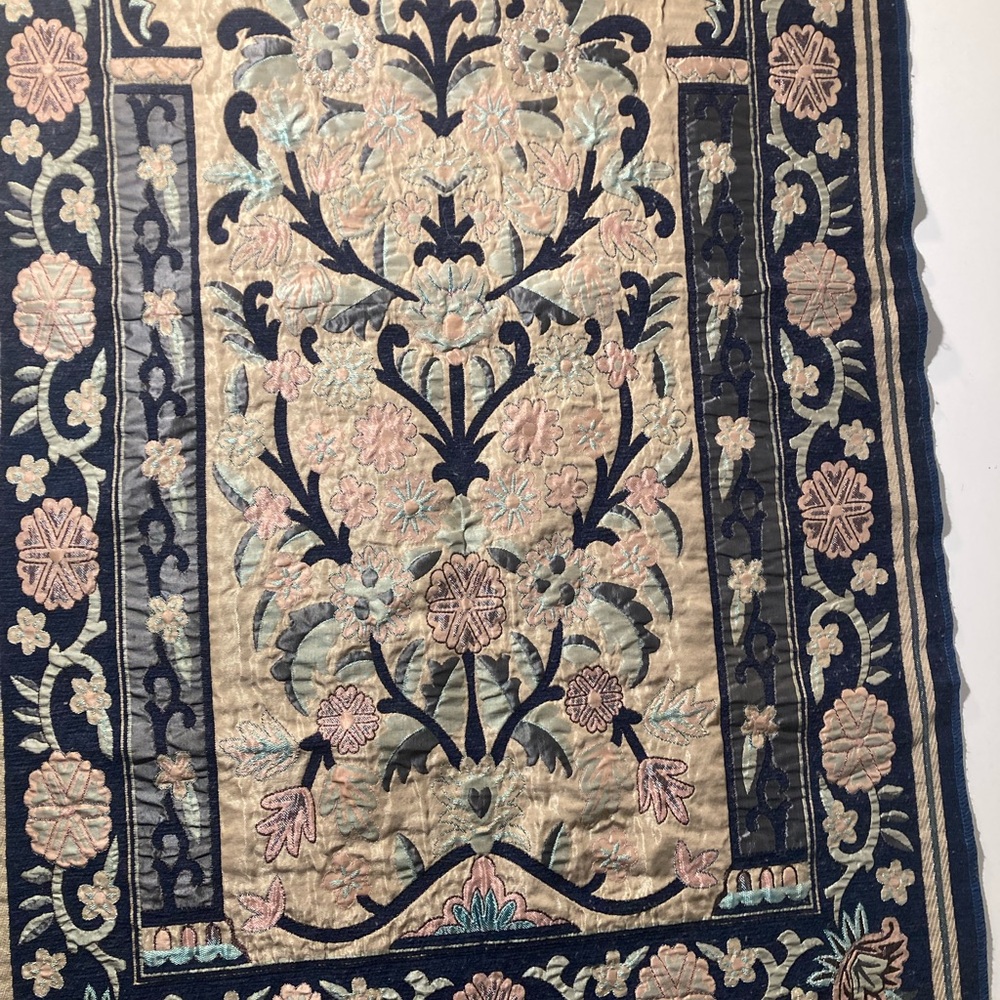 Vintage Prayer Rug - Picture 5 of 11
